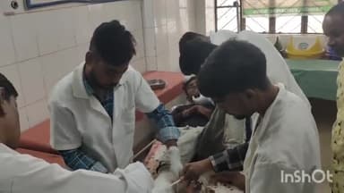 देवघर: बुढ़ई पहाड़ के समीप ट्रैक्टर की टक्कर से बाइक सवार 3 युवक हुए घायल, सदर अस्पताल में भर्ती