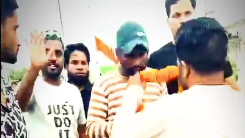 #मक्का_मदीना कर्नाटक से पैदल हज का सफर तय कर रहें हैं सैय्यद जिलानी साहब राघौगढ़ मैं इस्तकबाल किया गया