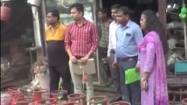 हुज़ूर: अशोका गार्डन में खाद्य विभाग ने कार्रवाई कर अवैध गैस रिफिलिंग को लेकर 30 से ज्यादा एलपीजी गैस सिलेंडर किए जब्त