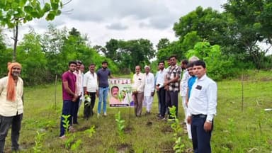 खातेगांव: माँ भुवनेश्वरी धाम गनोरा में ग्रामीणों ने किया किया वृहद वृक्षारोपण