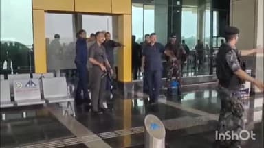 देवघर: देवघर एयरपोर्ट पहुंचे आरएसएस प्रमुख, ठाकुर अनुकूल चंद्र से आशीर्वाद लेने के बाद रवाना होंगे दिल्ली।