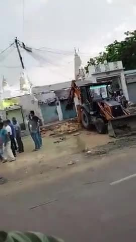 चूरू में अतिक्रमण पर चलत नगर परिषद का पीलापन आमचा को राहत देने हेतु की गई कार्यवाही