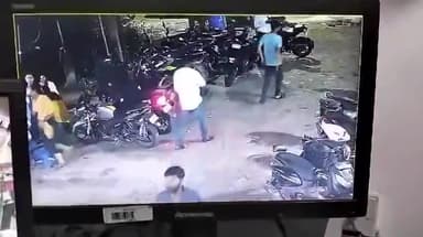 पूर्णिया पूर्व: पूर्णिया V2 माॅल परिसर से अपाची बाइक कि हुई चोरी CCTV फुटेज आया सामने