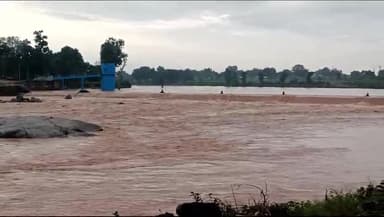 रामानुजगंज: रामानुजगंज  क्षेत्र में अब तक 10 28.9 मिलीमीटर वर्षा की औसत दर्ज की गई कार्यालय भू अभिलेख दी है जानकारी