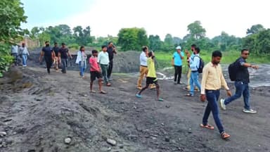 हज़ारीबाग: राज्य प्रदूषण विभाग के तीन सदस्यों की टीम जांच के लिए डेमोटांड़ औद्योगिक क्षेत्र मोरंगी पहुंची