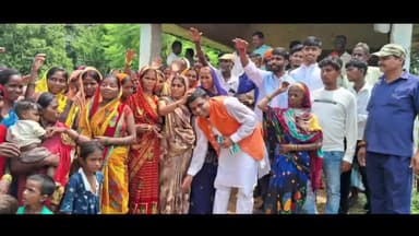 पांकी: पांकी विधानसभा के भावी प्रत्याशी विनोद सिन्हा ने दर्जन भर गांव में चलाया जनसंपर्क अभियान मांगा जीत का आशीर्वाद