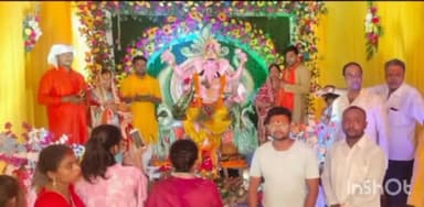 मेदिनीनगर (डालटनगंज): पलामू जिला मुख्यालय समेत विभिन्न प्रखंडों मे गणेश चतुर्थी पर प्रतिमा स्थापित कर की गई पूजा अर्चना