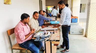 शाहनगर: जिले में स्थानीय निकाय उप निर्वाचन को लेकर EVM कमीशनिंग कार्य हुआ संपन्न, जिला जनसंपर्क विभाग ने दी जानकारी