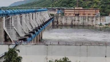 दूनी: बीसलपुर बांध में पानी की आवक लगातार जारी, 6 गेट खोलकर की गई 48080 क्यूसेक पानी की निकासी