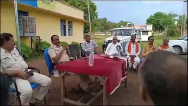 पवई: सुनवानी थाना परिसर में शांति समिति की बैठक हुई सम्पन्न