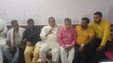 हाथरस: सरस्वती शिशु विद्या मंदिर इंटर कॉलेज लेबर कॉलोनी पर दंगल संयोजन द्वारा प्रेस वार्ता का किया गया आयोजन