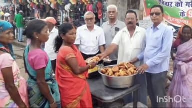 दुलमी: राष्ट्रीय सेवा मंच में साप्ताहिक घाट भुरकुंडा में दर्जनों गरीबों को भोजन कराया