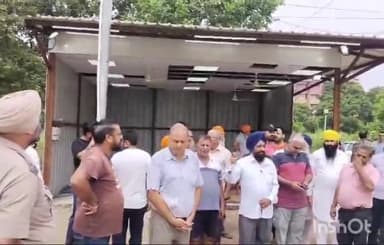 ਐਸਏਐਸ ਨਗਰ ਮੁਹਾਲੀ: ਮੋਹਾਲੀ ਦੇ ਸੈਕਟਰ 66 ਵਿਖੇ ਡਿਪਟੀ ਮੇਅਰ ਕੁਲਜੀਤ ਸਿੰਘ ਬੇਦੀ ਦੀ ਗਵਾਹੀ ਵਿੱਚ ਠੇਕਾ ਖੋਲਣ ਦੇ ਖਿਲਾਫ ਰੋਸ ਪ੍ਰਦਰਸ਼ਨ ਕੀਤਾ ਗਿਆ