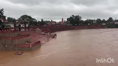 दंतेवाड़ा: मूसलाधार बारिश स  सैकड़ों गांवों का संपर्क टूटा,टापू बने कई गांव,डंकनी नदी भी उफान पर दंतेवाड़ा का पुराना पुल डूबा