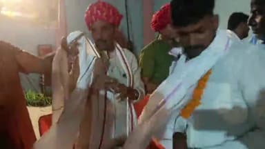 बस्सी: बांसखो कस्बे में आर के गार्डन में देर रात बस्सी क्षेत्रीय विधायक लक्ष्मण मीणा द्वारा कांग्रेस कार्यकर्ताओं का  सम्मान