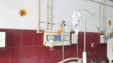 रामपुर: गांधी समाधि के पास जजेज कॉलोनी में ड्यूटी के दौरान होमगार्ड की बिगड़ी तबीयत, इलाज के लिए अस्पताल में कराया गया भर्ती