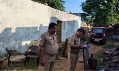 ललितपुर: थाना जख़ौरा पुलिस ने न्यायालय के आदेश के अनुपालन में ग्राम बड़ौरा निवासी व्यक्ति के खिलाफ की संपत्ति कुर्क की कार्रवाई