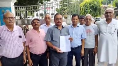 बरेली: इज्जत नगर थाना क्षेत्र के आनंद विहार कॉलोनी के पास लगे मोबाइल टावर को हटाने हेतु कॉलोनी निवासी लोगों ने DM से की शिकायत