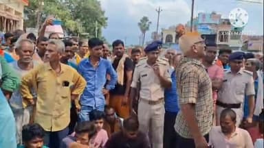 चेरिया बरियारपुर: कावर मामले में किसानों के आंदोलन का दिख रहा असर, मंझौल में किसानों ने सड़क जाम कर यातायात पूरी तरह किया ठप