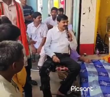 स्व. मोतीलाल साह के पुण्यतिथि पर श्रद्धांजली अर्पित करते #डॉ_एस_एम_झा
#वरिष्ठ_अधिवक्ता सह  #जिलाध्यक्ष_कांग्रेस_सेवादल