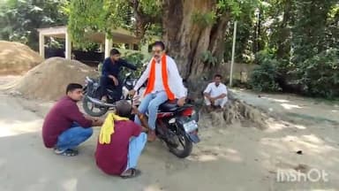 लखीमपुर: पोस्टमार्टम हाउस पर बूंद बूंद पानी के लिए तरस रहे परिजन भीषण गंदगी में लगा बिगड़ा हुआ सरकारी नल परिजनों ने जताई नाराजगी