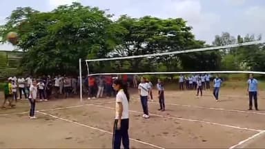 शाजापुर: शाजापुर के वॉलीबॉल ग्राउंड में आयोजित हुई वॉलीबॉल प्रतियोगिता,  खिलाड़ियों ने दिखाई प्रतिभा