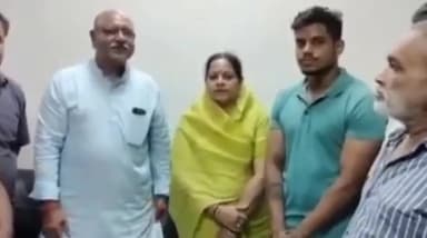 मुरादाबाद: कटघर इलाके के गोविंद नगर के रहने वाले लोगों ने सांसद मुरादाबाद से की मुलाकात