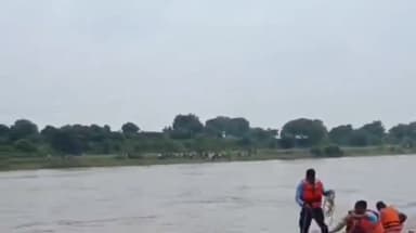 मंदसौर: बिल्लोद शिवना नदी के पानी में कल लापता हुए 2 शव,1 शव को SDRF की टीम ने 24 घंटे की मशक्कत के बाद निकला