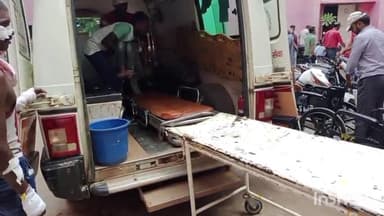 मड़िहान: राजगढ़ क्षेत्र के भावा बाजार के पास साइकिल सवार छात्रा को बचाने के चक्कर में बाइक पर सवार चार लोग गंभीर रूप से हुए घायल