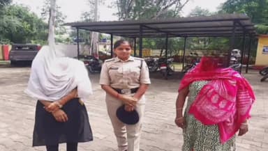 सिंगरौली: मोरवा पुलिस टीम ने 18 वर्षीय युवती को दस्तयाब कर परिजनों को किया सुपुर्द, परिजनों ने पुलिस का किया आभार