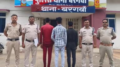 सिंगरौली: बरगवां पुलिस ने चोरी के मामले में फरार एक बाल अपचारी को किया निरुद्ध व दो आरोपियों को किया गिरफ्तार