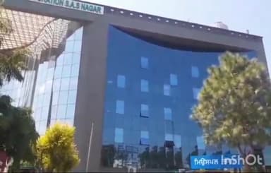 ਐਸਏਐਸ ਨਗਰ ਮੁਹਾਲੀ: ਸੁਲਭ ਸ਼ੌਚਾਲਿਆਂ ਦੇ ਕਰਮਚਾਰੀਆਂ ਨੇ ਨਗਰ ਨਿਗਮ ਮੋਹਾਲੀ ਦੇ ਦਫਤਰ ਅੱਗੇ ਭ੍ਰਿਸ਼ਟਾਚਾਰ ਦਾ ਘੜਾ ਭੰਨਿਆ ਅਤੇ ਸੱਤ ਫੇਜ਼ 'ਚ ਧਰਨਾ ਦਿੱਤਾ