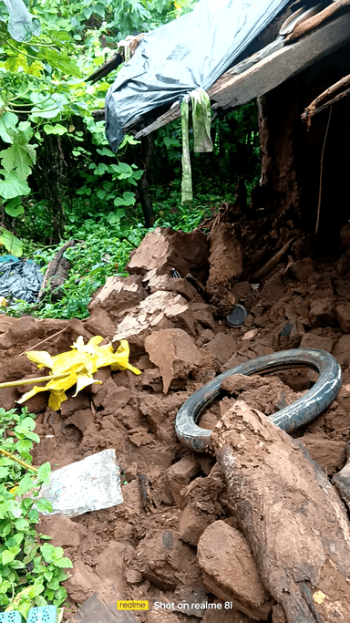 ये खबर मेरे घर की है में एक कच्चे घर में रहता हूं जिसकी एक दीवार गिर गई है लगातार बरसात के कारण #hindi #news #dehat