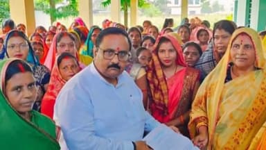 मोतिहारी: जिले के सिसवा गांव में बिहार प्रदेश जीविका कैडर संघ के द्वारा गोविंदगंज विधायक को सौंपा गया मांग पत्र