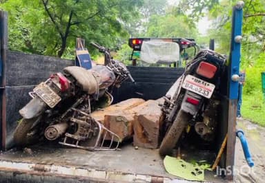 खातेगांव: वन परिक्षेत्र कन्‍नौद ने अवैध सागौन इमारती काष्‍ठ एवं मौके से वाहन 02 मोटर सायकल जप्‍त