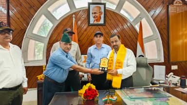 देवभूमि पूर्व सैनिक कल्याण समिति हरिद्वार के प्रतिनिधि मंडल ने जिला अधिकारी श्री कर्मेंद्र सिंह का किया अभिनंदन।