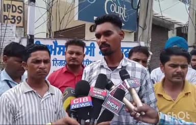 ਡੇਰਾਬਸੀ: ਪੀਐਸਪੀਸੀਐਲ ਦੇ ਦਫਤਰ ਜ਼ੀਰਕਪੁਰ ਵਿਖੇ ਪ੍ਰਾਈਵੇਟ ਕਰਮਚਾਰੀਆਂ ਵੱਲੋਂ ਪ੍ਰਾਈਵੇਟ ਕੰਪਨੀ ਖਿਲਾਫ ਕੱਲ ਤੋਂ ਲਾਇਆ ਹੋਇਆ ਰੋਸ ਮੁਜਾਇਰਾ