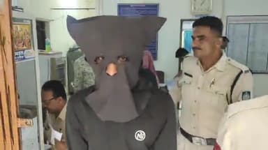 मंदसौर: रेवास देवड़ा रोड में बुगलिया पुल के नीचे से पुलिस ने 5 लोगों को लूट और डकैती की योजना बनाते हथियारों के साथ पकड़ा