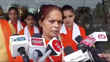 #साध्वी प्राची का #विवादित बयान कहा #राहुल गांधी का #डीएनए ही खराब है