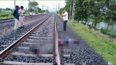 बरहरुवा: बरहरवा थाना पुलिस ने रेलवे ट्रैक से किया अज्ञात शव बरामद , आत्महत्या की आशंका