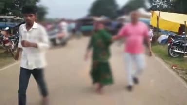 रायडीह: कोंडरा साप्ताहिक बाजार में पॉकेटमारी करती महिला को ग्रामीणों ने पीटकर किया पुलिस के हवाले