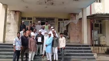 बकानी: बकानी कस्बे की राष्ट्रीय मुस्लिम महासभा ने मठाधीश राम गिरि की गिरफ्तारी को लेकर तहसीलदार को सौपा ज्ञापन