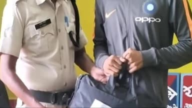 डेहरी: आरपीएफ ने यात्री के खोए हुए बैग को सही सलामत ट्रेन से बरामद कर यात्री को सौपा