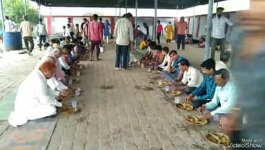 खबर औरैया से कटरा मने में भागवत कथा के उपरांत हुआ विशाल भंडारे का आयोजन