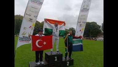 सहजनवा: सहजनवा क्षेत्र निवासी जितेंद्र ने डेनमार्क में चल रहे विश्व फायर फाइटर्स गेम्स में जीता गोल्ड मेडल