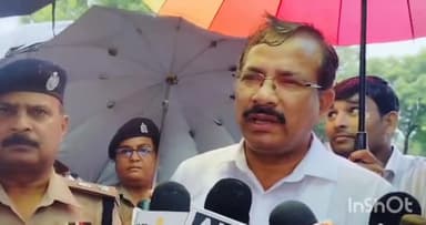 उरई: उरई में जिलाधिकारी ने लागतार हो रही बारिश के चलते कक्षा 1 से 12 तक के सभी विद्यालयों को आज बंद करने के दिए आदेश।