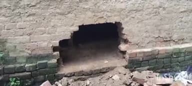 नानपारा: गिरधरपुर गांव में चोरों ने एक को बनाया निशाना,घर में नकब लगाकर लाखो के समान पर किया हाथ साफ,पुलिस पर उठे सवाल