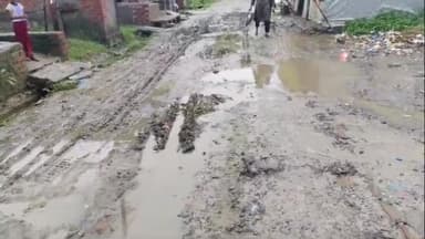 बिलग्राम: बघराई से आदमपुर व आदमपुर चौराहे से छीतेपुर चौराहे तक जर्जर मार्ग बना इलाके वासियों की समस्या