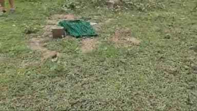 हुज़ूर: भोपाल के कोलार ग्रीन हिल्स के सामने बच्चों की कब्रें मिलने से सनसनी, नगर निगम अमला मौके पर पहुंचा