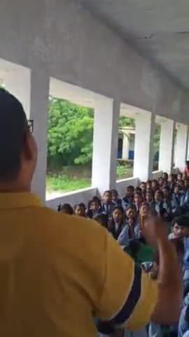 झाडोल: राजकीय उच्च माध्यमिक विद्यालय झाड़ोल में मनाया गया हिंदी दिवस, विभिन्न प्रतियोगिताओं का भी हुआ आयोजन